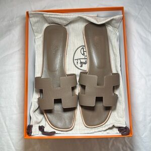 Hermes Oran Etoupe Sandals with Dust Bags and Box Size 40
